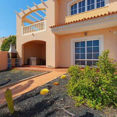 Ares Privada Con Jardín, Piscina, Barbacoa Y Golf