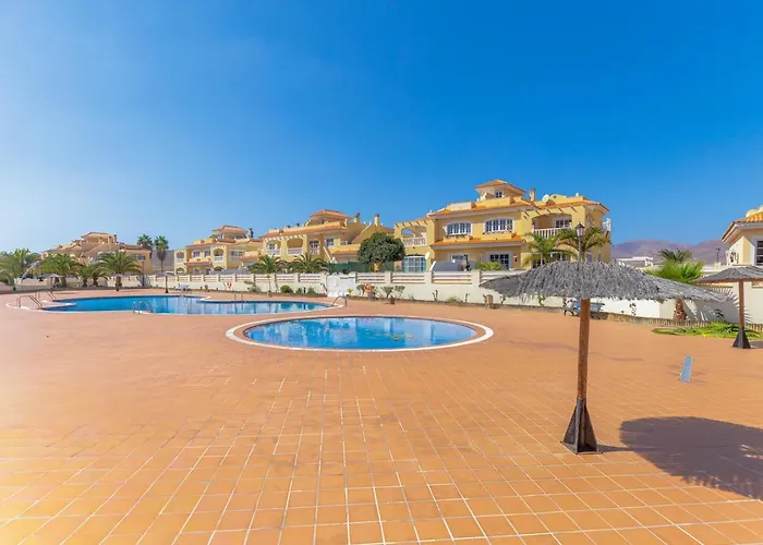 بيت للعطل Ares Home Villa Privada Con Jardin, Piscina, Barbacoa Y Golf