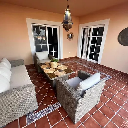 Ares Privada Con Jardin, Piscina Y Golf