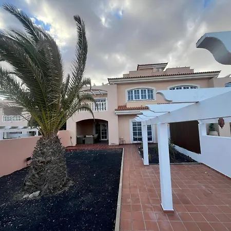 Ares Privada Con Jardin, Piscina Y Golf