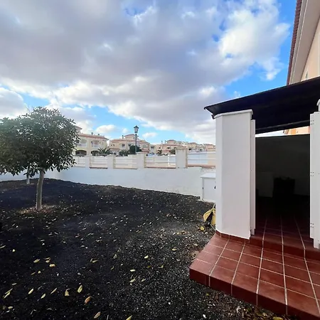 Ares Privada Con Jardin, Piscina Y Golf